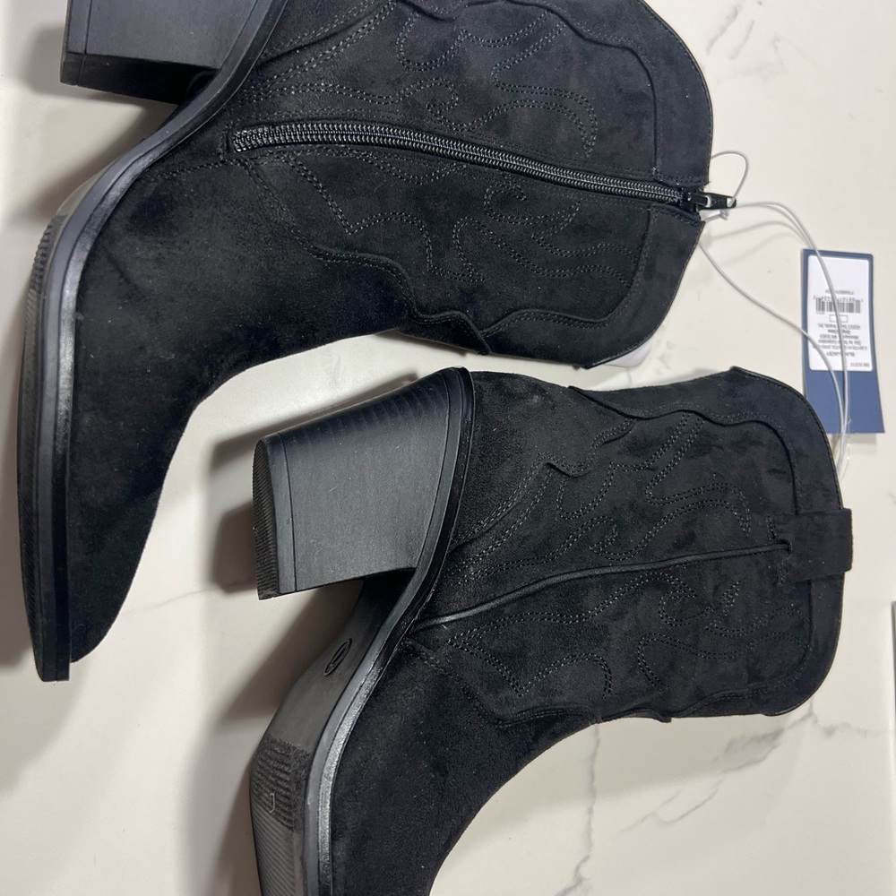 Women's Jacey Western Ankle Boots -
Universal Thread™ Black 7 - Picture 4 of 5